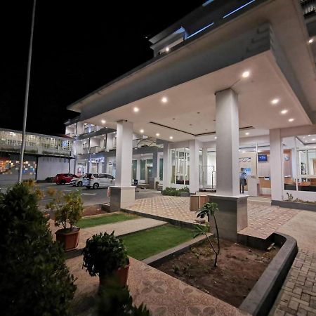 Naka Hotel Kupang Kupang  Dış mekan fotoğraf