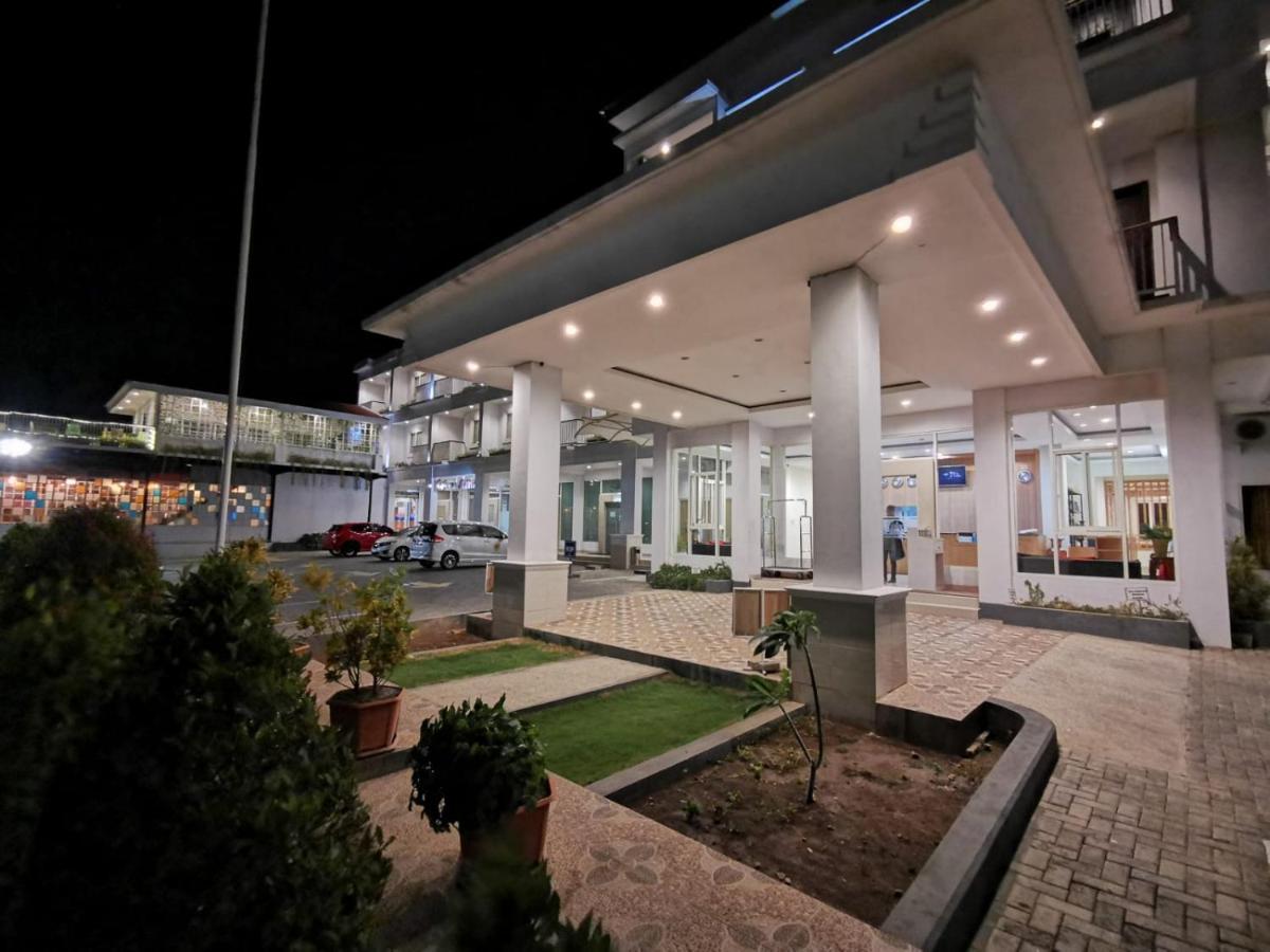 Naka Hotel Kupang Kupang  Dış mekan fotoğraf