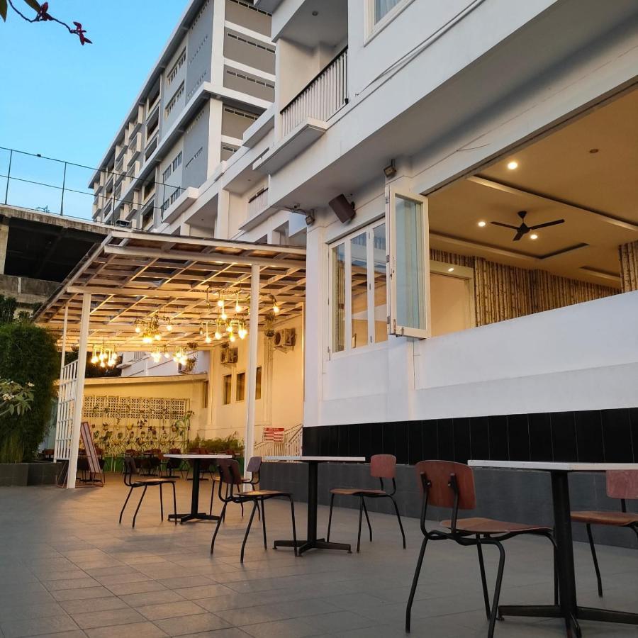 Naka Hotel Kupang Kupang  Dış mekan fotoğraf