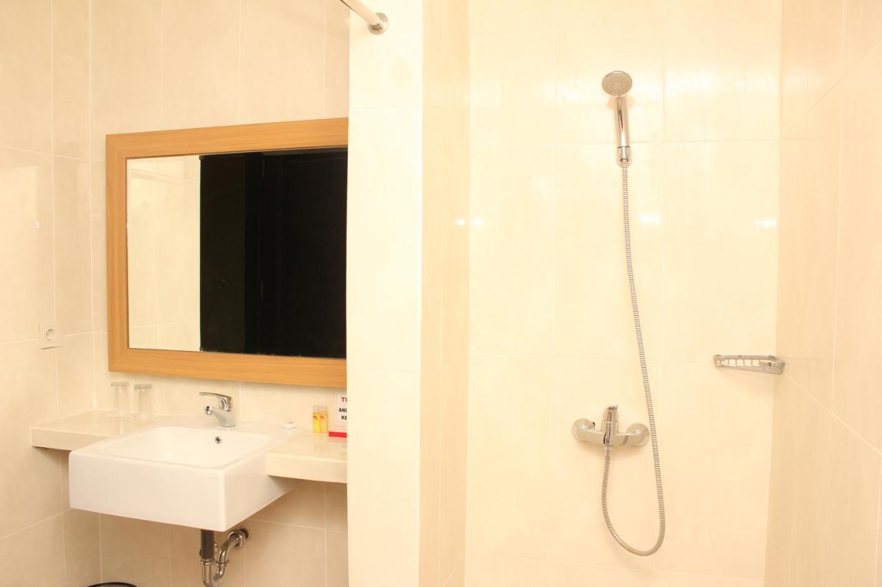Naka Hotel Kupang Kupang  Dış mekan fotoğraf